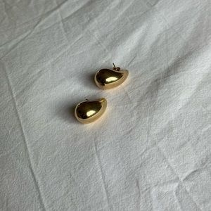 Elegant Gold Teardrop Earrings